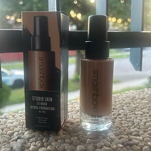 Brand New Smashbox Studio Skin 24 Hours Hydra Foundation
